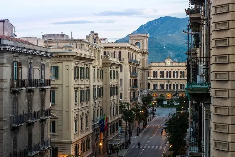 **  Hotel Italia Palermo Olaszország